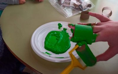 AYUDAMOS A DECORAR EL COLE NAVIDEÑO