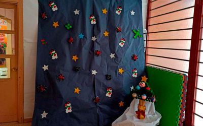 EL HALL DECORADO POR EL AMPA