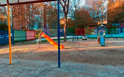 SALIMOS AL RECREO Y CUANDO ENTRAMOS…
